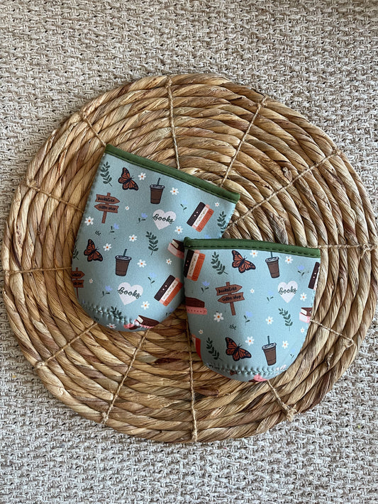 Books & Blooms Drink Sleeve